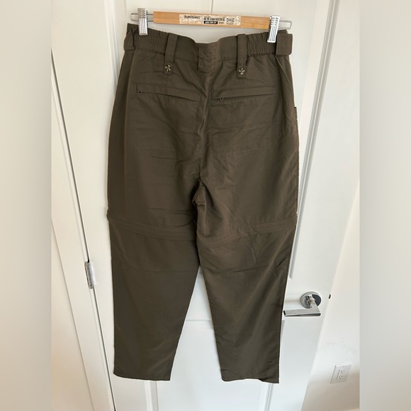 Tilley Women’s Size 8 Cargo Pants/shorts - Picture 2 of 3